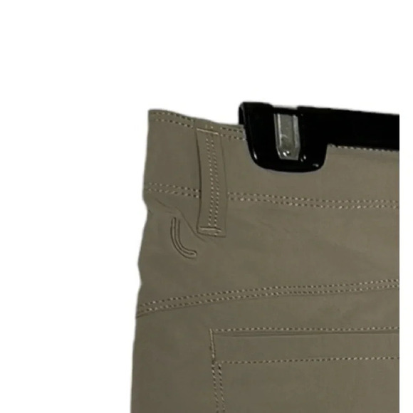 LOLE light green sage walking Bermuda shorts for women .zippered  front pockets - Picture 12 of 16